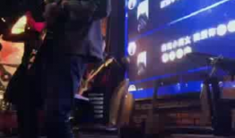 酒吧现场短视频,动感旋律下的狂欢瞬间